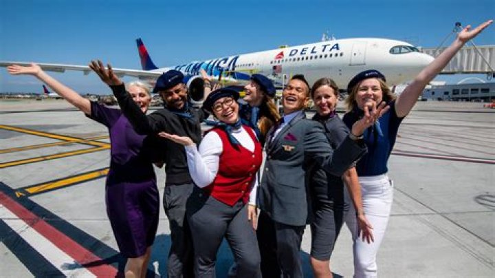 What do Delta flight attendants make?