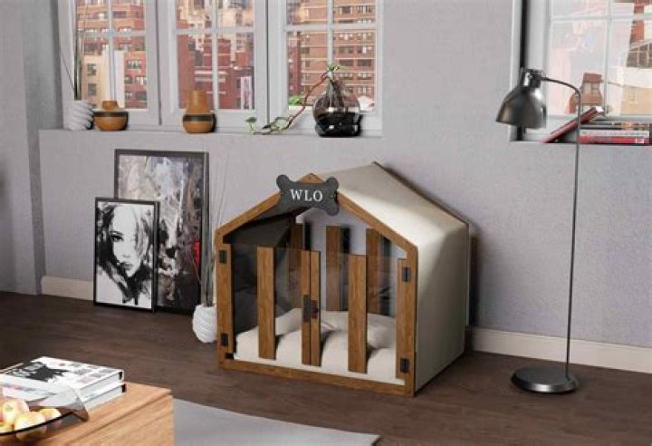 What do you line a dog house with?