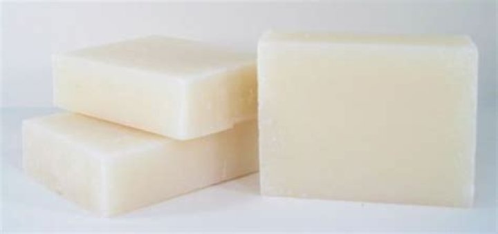 What does Artemis smell like?