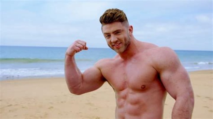 What happened to Ryan's family on Ex on the Beach?