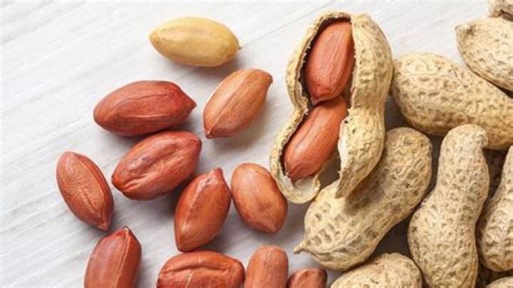 What happens if we eat groundnuts daily?