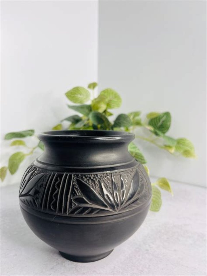 What Indian tribe made black pottery?