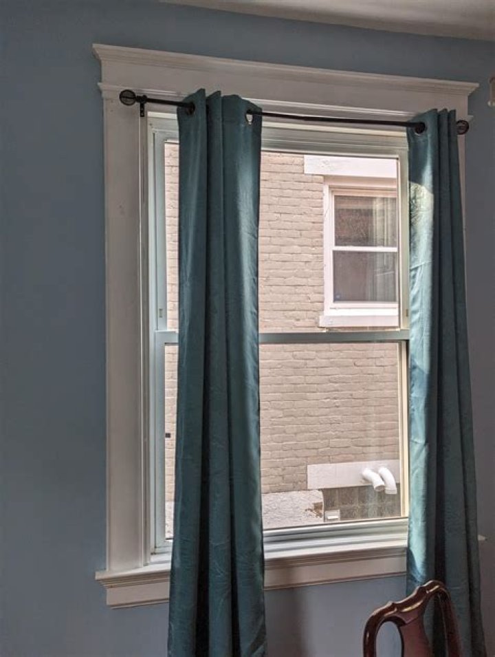 What is a curtain header?