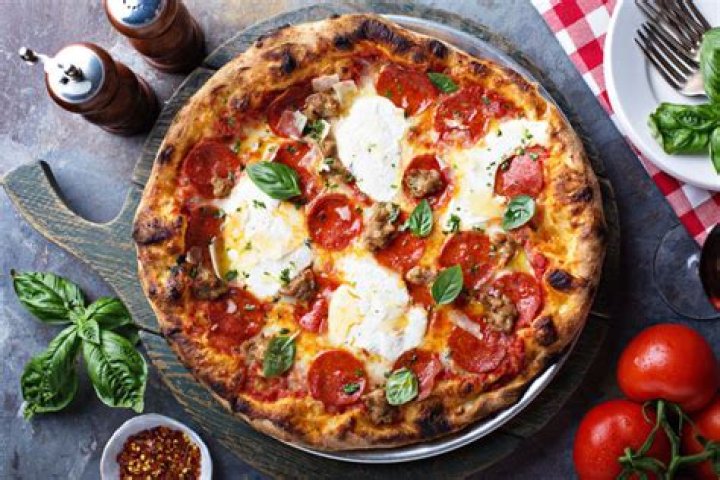 What is pizza called in Italian?