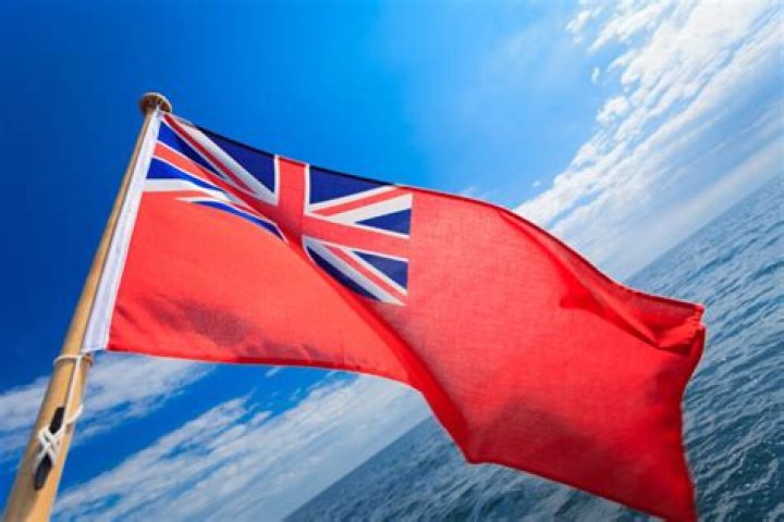 What is the difference between the blue and red ensign?