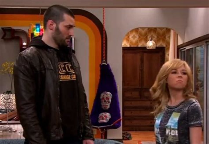 What is wrong with Goomer in Sam and Cat?