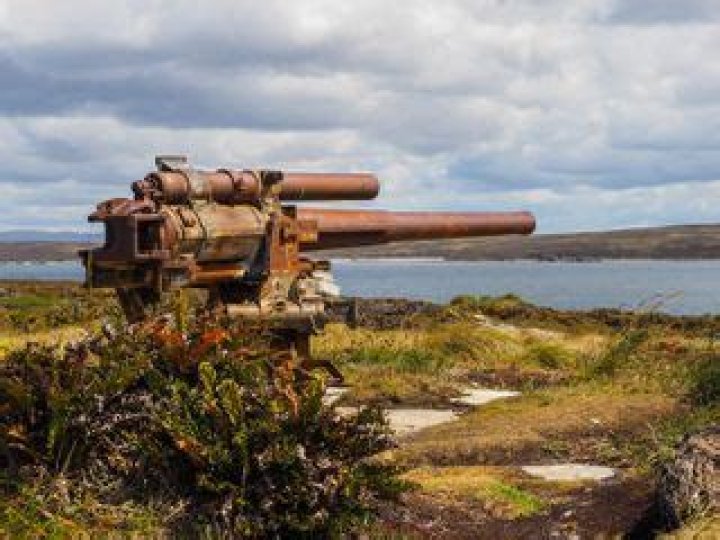 What rifle did the British use in the Falklands?
