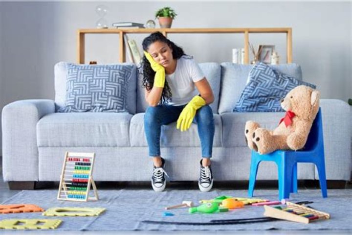 What should a stay at home mom be responsible for?