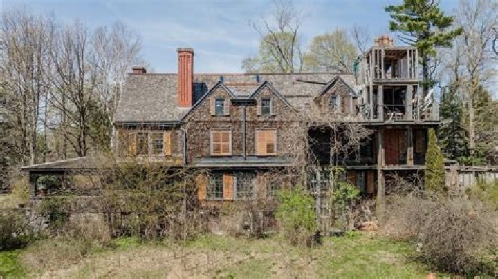 Where is the abandoned mansion demolition Ranch?