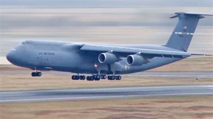 Which is bigger C-5 or C-17?
