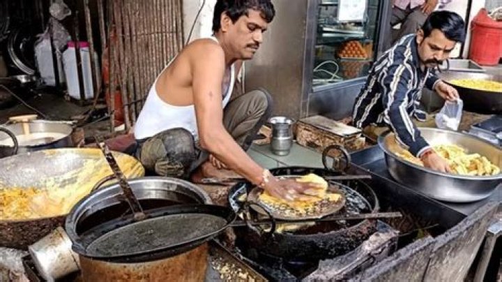 Which is the most tastiest street food in India?