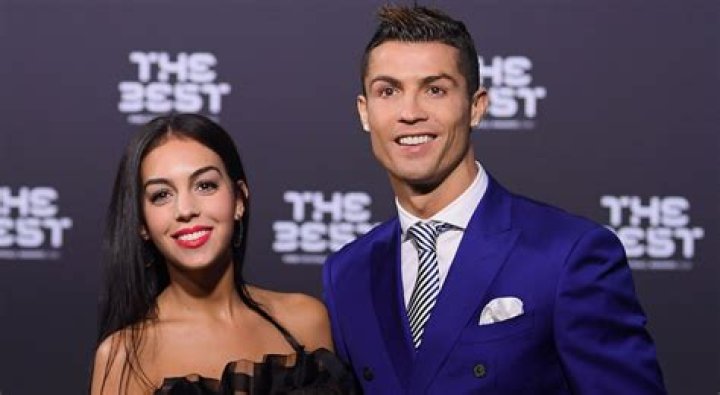 Who is Ronaldo real wife?