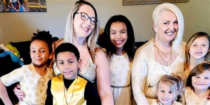 Who is the mother of Angela's grandkids on 90 Day Fiancé?