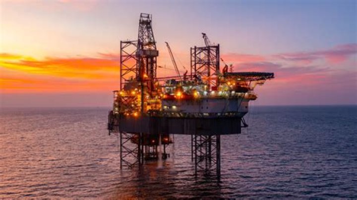 Who owns oil in international waters?