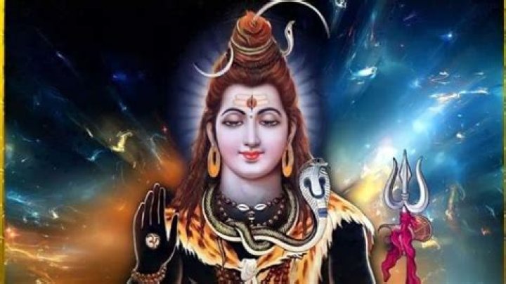 Why Lord Shiva wear snake in his neck?