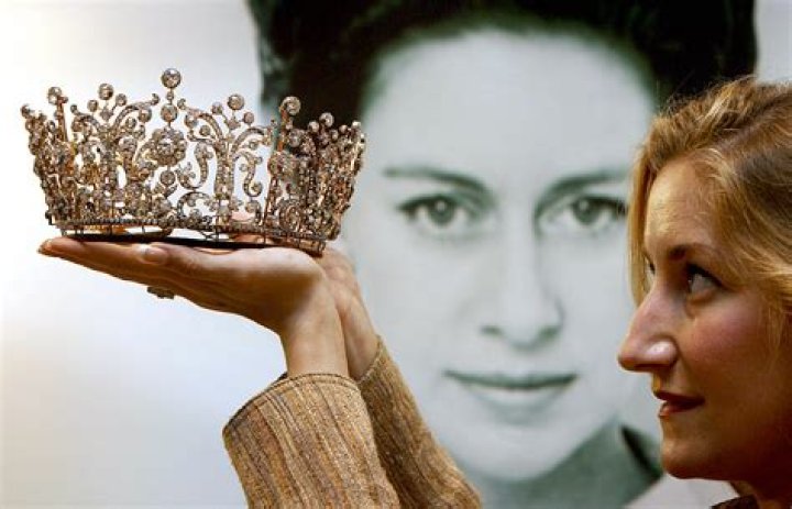 Why was Princess Margaret's tiara sold?