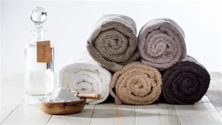 Will baking soda bleach clothes?